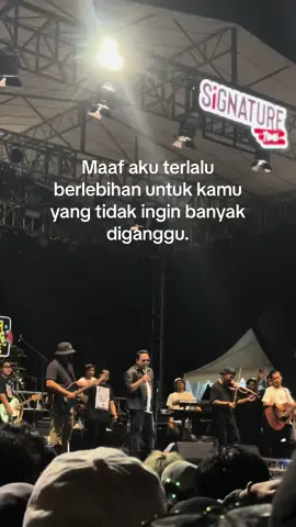 Pernah ada di vase ini dan kamu menghindariku. Itu rasanya sakit. Tapi aku ngga tau harus berbuat apa. #Relationship#ldr#yonilma#ldr#usai#thankyou#broke#putus  