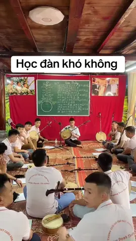 Buổi lên lớp đàn nguyệt đầu tiên của thầy Anh Dũng tại trung tâm -#Longervideos #hatvandanhthuong #xuhuong 