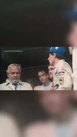 Cara quando vi esse vídeo maravilhoso se vocês analisarem eu caí em lágrimas aqui. Senna totalmente ignorado na premiação em uma corrida que ele ganharia sem duvida mais a corrida foi paralisada só para favorece a Prost. Mais o final vocês já sabem 😭🙏🏻 Nunca desista. #senna 