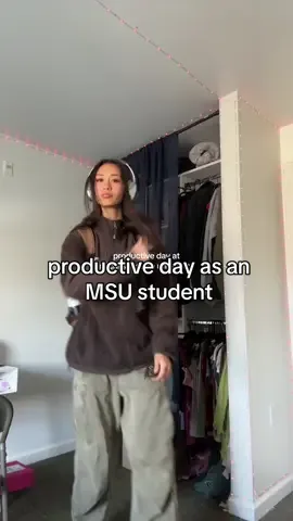 day in the life of an msu student  #michiganstateuniversity #msu #caitknight #productive #collegestudent #college #collegelife #student #dayinmylife #Vlog #gym #class #fall #fallfashion 