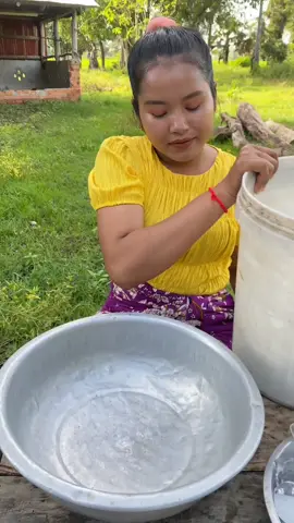 Crispy crabs, so spicy and yummy