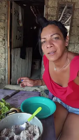 temperando há galinha 
