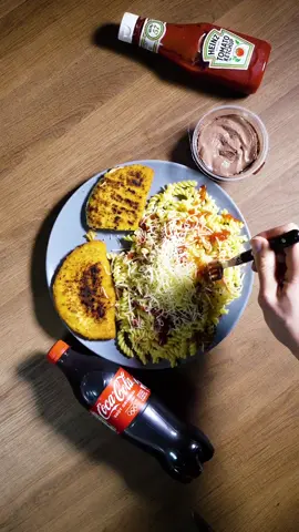 Voilà comment réadapter facilement et rapidement les fameuses pâtes au ketchup accompagnées de son cordon bleu lorsqu'on est en rééquilibrage alimentaire. En résumé, pas de problème avec le cordon bleu tant que c'est occasionnel, les pâtes au ketchup on limite le ketchup et voici l'astuce, on limite la portion de pates et fromage, on peut rajouter facilement des proteines avec un oeuf, des petits pois en boite rien de meilleur et efficace, et on peut se faire plaisir de temps en temps avec un dessert sucré. #diet #recette #pate  #reequilibragealimentaire #regime #pertedepoids #perdredupoids #recettedietetique #repasdietetique #pasta 