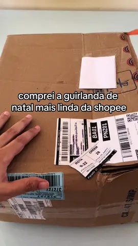 Olha a guirlanda linda que comprei na shopee! #guirlanda #arvoredenatal #natalencantado #feliznatal 