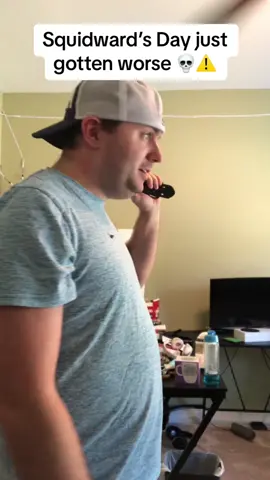 Squidward needs to file a police report on Mr.krabs #comedy #horror #funny #krustykrab #mrkrabs #squidward #spongebob 