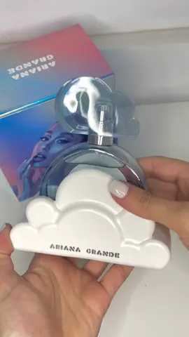 Cloud Ariana Grande ☁️💙 Pensa num perfume surreal ?  @arianagrande #arianagrande #perfumecloud #ultabeauty #perfumearianagrande #perfumecloudarianagrande #perfumecloudunboxing 