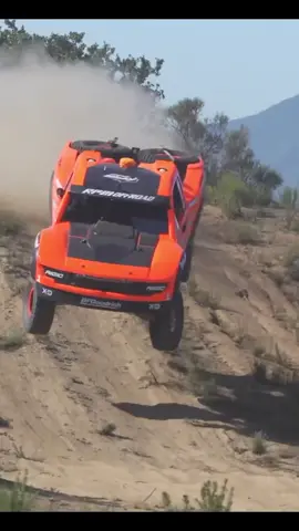 Watch Out For Flying Fibers 😳 🎥: youTUBA #trophytruck #youtuba #baja250 #baja500 #baja1000 #baja #baha #mexico #offroad #racing #desert #fast #speed #fyp #xybca #fypシ #crash 