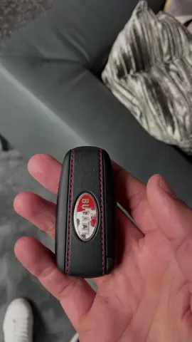 Have you ever had the chance to hold this key in your hands ? #bugatti #chironsport #bugattichironsport #hypercar #dreamcar #luxury #aesthetic 