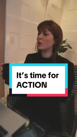 Não é a criatividade que vai tirar sua autoridade. Autoridade vem a partir de resultados e também com a percepção das pessoas quando você abre a boca. Na Criadores do Futuro você aprende a ser autoridade até plantando bananeira se você quiser. -