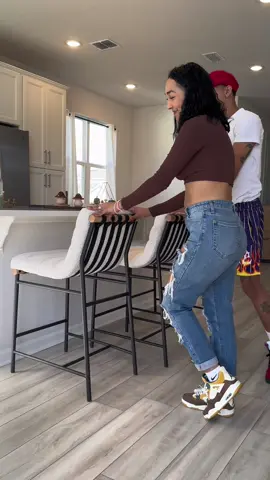 Loving my new stools 😊🫶🏼✨ A lil inspo for the kitchen island 🤗 They’re linked on my storefront and @Bloom Nutrition !! 💚 #bloompartner #amazonfinds #kitcheninspo #interiordesign 