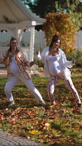 why everybody is so happy dancing this !🫠 Trochę relaksu tanecznego dobrze nam robi 🐌 polecamy poruszać sie na świeżym powietrzu 🧡 #mamatańczy #pregnancydance #illbemissingyou #babyiscoming #brzuchatka #dance