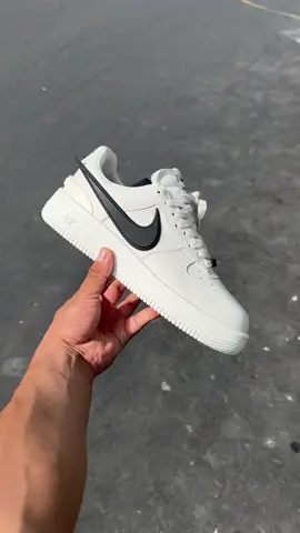 Air Force 1 x AMBUSH ⚪️🥛✔️ 👟Tallas: 40-41-42-43-44 👈🏻 🟢 Visitanos:  Galería plaza mall tercer piso. Stand C-3. Av España frente al virrey!  ▪️Hacemos envíos a todo el país 🇵🇪 ▪️ Pide tu catálogo actualizado 989631747. - - - - - - - - #airforce  #airforce1 #airforce1xambush #ambush #ambushaf1 #fractureperu #trujillo #zapatillas #zapatillasperu 