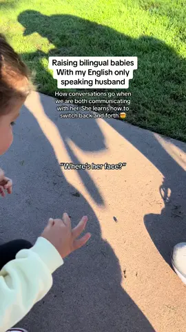 #bilingualfamilies #oneparentonelanguage #codeswitching #toddlerspeakingspanish #bilingualkids #bilingualtoddler 