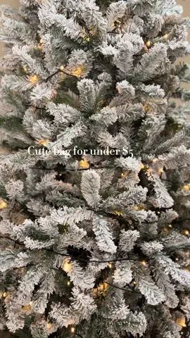 Makes the cutest gift!!  #canvasbag #purse #pursetok #fyp #fyp #foyou #foryoupage #gift #founditontiktok #tiktokshopfind #christmasiscoming #christmastree #christmasaesthetic 