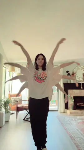 No, I’m not bored at all 😂 #handchoreography #sync #dance 