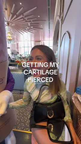 didnt wake up thinking I would do this today🤭🤍✨also the girls hyping me up I love them!!! Vlog of the Tarte lunch coming soon!!!😭#momoffour #momsoftikok #momlife #afternoonvlog #trending #viral #minivlog #tartecosmetics 