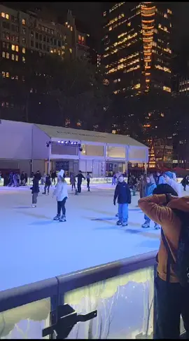 bryant park ice skating #manhattan #IceSkating #winter #winteriscoming #bryantpark #park #night   