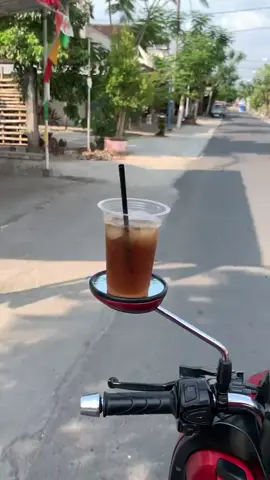 nyerang ES TEH pokoke 🍹#panas #howonepanas🔥 #nyerangesteh #esteh #fypシ゚viral #viral #fypage #trending #kocak #ngakak #lucuabis #lucu_ngakak 