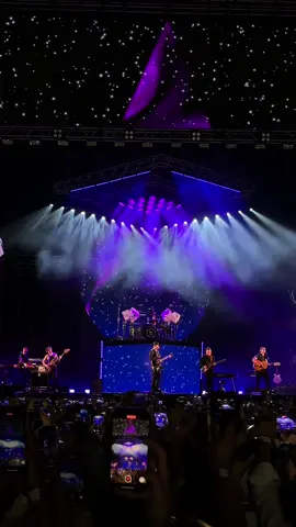 No vas a terapia, pero si a un concierto de morat jsjs 🤍 #lima #limaperu🇵🇪 #limaperu #morat #moratbanda #peru #concierto #concierto #moratenconcierto #moratenlima #debisuponerlo #Love #amor 