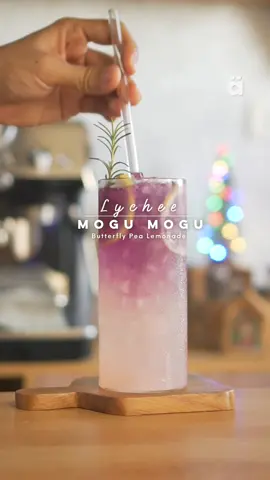 Lychee Mogu Mogu Butterfly Pea Lemonade ⬇️ Ingredients: 3g butterfly pea flower 60ml hot water steep for 3 minutes 80ml lychee mogu mogu 20ml fresh lemon juice ice lemon slices #mocktail #Recipe #drink #mogumogu #lychee #butterflypea #flower #blueternate #bluetea #lemonade #foodieph #homecafe #eatschristmas #LearnItOnTikTok 