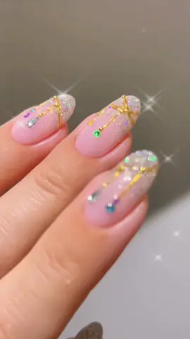 Maravilhosas 🥰😍😍💅✨✨ muito brilho e glamour ✨😻 #unhasperfeitas #unhas #videoviral #unhasglitter #nailart creditos:@Aisté ❤️💅✨
