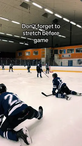Always stretch before game🙌  #fypage #hockeyboys #hockeyplayers #stretch #game