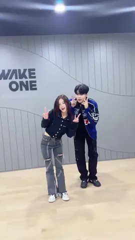 Kep1er #김다연 선배님과 'CRUSH (가시)' 🛡 #ZEROBASEONE #ZB1 #제로베이스원 #PARKGUNWOOK #박건욱 #Kep1er #케플러 #DAYEON #MELTINGPOINT #CRUSH #가시 #ZEROBASEONE_CRUSH #CRUSHchallenge #NewMusic 