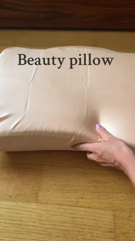Sleeping beauty #asmr #asmrsounds #beautypillow #beauty 