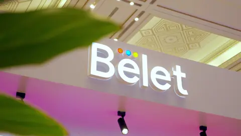 TURKMENTEL 2023 - halkara sergisiniñ birinji güni uly şowhun bilen geçdi. Bu güni biziň bilen geçirenleriň ählisine köp sagbolsun aýdýarys!  Şeýle-de, ertir (10-njy noýabrda) Türkmenistanyň söwda senagat edarasynyň sergi zalynda ýerleşdirilen stendimiz bilen tanyşmaga mümkinçiligiňiziň bardygny ýatladýarys.