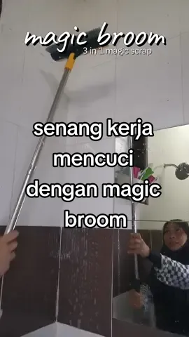 orang tak cukup tinggi macam mommy tak perlu stress nak cuci bilik air. dengan #magicbroom ni, dinding tinggi pon tak ada masalah lagi. celah celah dinding tu pon senang nak cuci. eh menyesal la baru sekarang nak cuba magic broom😅 orang kata better late than never..hampa dah ada ka? grab lah satu   #mommyirra 