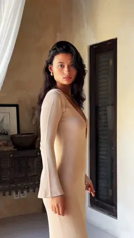 Look no further for your vacation wardrobe styled by Flook Muse, Aisha // #flookthelabel #vacationwardrobe #vacationstyling #muse #howtostyledresses #styling #fashion #OOTD 