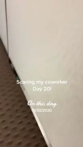 #scarecam #scarepranks #jumpscare #funnyvideos #funnytiktok #funnyfails #foryou #viraltiktok #fypシ #funny #scarecamchallenge #hahaha 