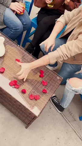 Romantic Magic ♥️🌹 #flowers #roses #romantic #girls #magictrick #cute #art #beautiful #bestmagic #style #mago #magicien #magician 