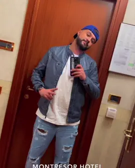 #ألف #وحدة #تتمناني😏 #غير #معاك #مانيش #هاني 🤷‍♂️  @mito_pianiste @aidilotfiharmonie  #قسنطينة_قسنطينية_حاجب_وعوينة #milano🇮🇹 