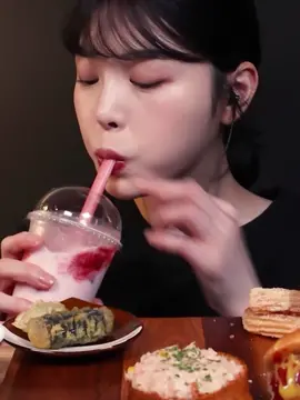 Chili hotdog, waffle, churros, egg sandwich, tteokbokki, snacks and dessert mukbang #boki #boki_asmr #mukbangboki #eatwithboki #eating #eatingshow #food #FoodLover #mukbang #asmr 