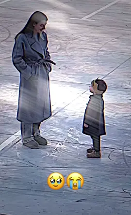 #viralvideo #motherlove💞♥️ #sonmotherlove #surprise #emotional 