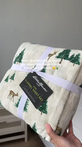christmas sheets are officially on 🎄 now time to decorate the rest of the house!! #christmassheets #christmasbedsheets #christmasbedroom 