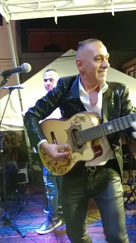 Dan ganas de tomarse unos traguitos #mediosed #raspa #medallo #caballistas 