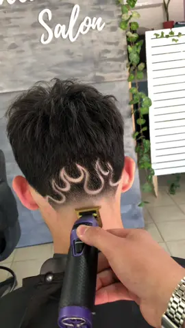 🔥FLAMAS🔥 #barber #hairstyle #haircut #barberoslatinos #fade #barberosargentinos🇦🇷🇦🇷⚠️✌💣 #diseño #taperfade #flamas 