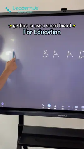 Getting to use a smartboard for education 💬✅📺🔥#smartboard #leaderhub #touchscreen #display #interactivetouchscreen #fyp #futuretech #presentation #interactiveflatpaneldisplay #leaderhubsmartboard #teachersoftiktok #electronicboard #technologyintheclassroom 