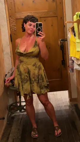 Dress check .. do you like it?? 🫠🤪 #fyp #foryou #fitcheck #dressingroom #tryon 