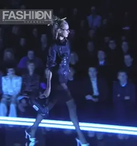 🤨 #colettepechekhonova opening #dior spring-summer 2001 haute couture | #SuperModel #fashion #Runway #2000s #model #fyp 