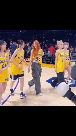 kazuha lakers | mine po sa naka jersey  USE MY TEMPLATE  #kazuha #lesserafim #lakers  #CAPCUTACADEMYTASK#CapCut 