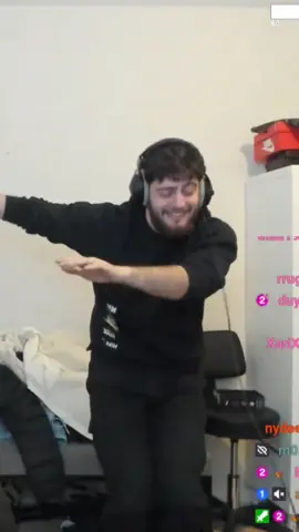 @Byilhan faites cette danse dans les cours de récré au collège svp ! #clip #gaming #stream #danse #irl 