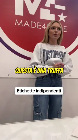 Etichette indipendenti 🤮 #etichettediscografiche #cantantiditiktok 