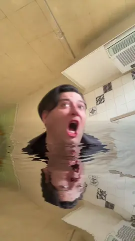 Jai pas vu le poisson rouge 😅 #pourtoi #fypシ #viral #foryou #jery #virale #chasseurdefantomes #pourvous #tiktok #fyp #fypシ゚viral 