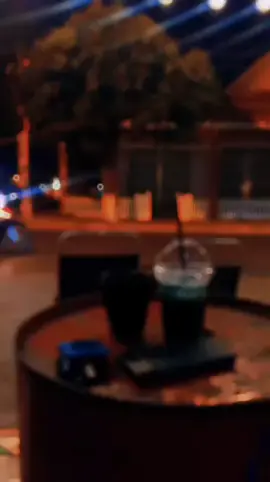 Mất một ngày... để yêu một người... vậy mất... bao lâu để quên... nụ cười