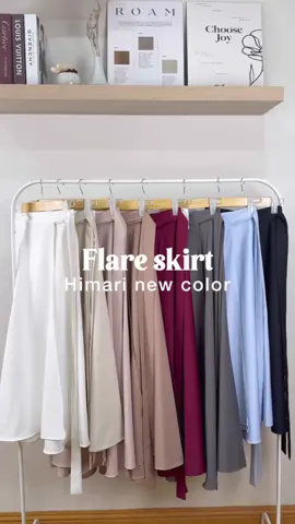The skirt attracts your attention with its simple shape, you can complete it with everything in your wardrobe 🩰