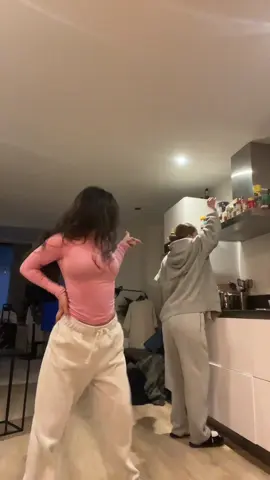 POV: your bestfriend is making you dinner🥰 #dance #dancechallenge #drake #challenge #fy #fyp #vibes #cooking #bestie 