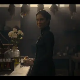 Salah satu scene paling emotional antara Jeng Yah dan Soeraja. Seandainya mereka bisa bersatu 🥹🤧 #diansastro #diansastrowardoyo #dasiyah #jengyah #soeraja #ariobayu #gadiskretek #gadiskreteknetflix #netflix #netflixseries #fyp 